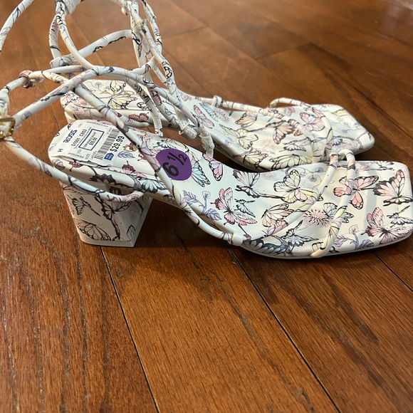 Aldo Floral Strappy Sandals - Picture 2 of 4